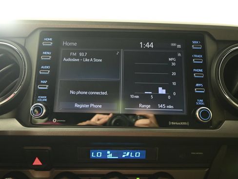 Used 2022 Toyota Tacoma TRD Off-Road w/ Technology Package AWD/4WD image 26