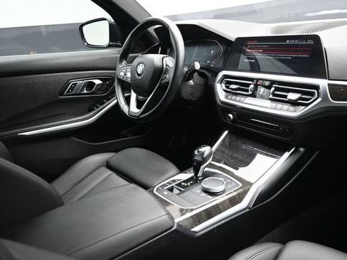 Used 2020 BMW 330i Sedan w/ Premium Package RWD image 17