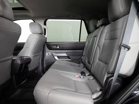 Used 2024 Toyota Sequoia SR5 w/ SR5 Premium Package AWD/4WD image 19