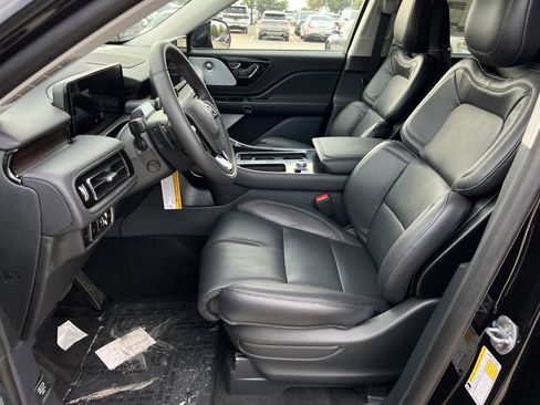 New 2025 Lincoln Aviator Reserve w/ Luxury Package image 25