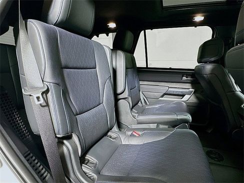 Used 2025 Toyota Sequoia Platinum image 29