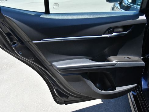 Used 2022 Toyota Camry SE FWD image 32