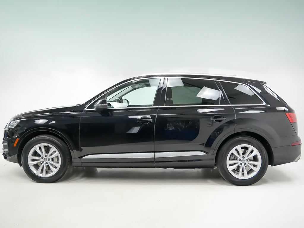 Used 2017 Audi Q7 3.0T Premium Plus w/ Premium Plus Package AWD/4WD image 2
