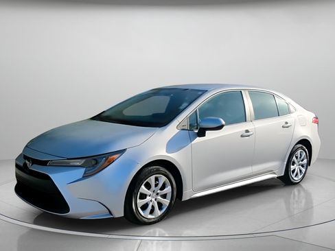 Used 2024 Toyota Corolla LE image 11