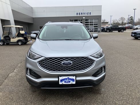 Used 2024 Ford Edge SEL w/ Convenience Package AWD/4WD image 3