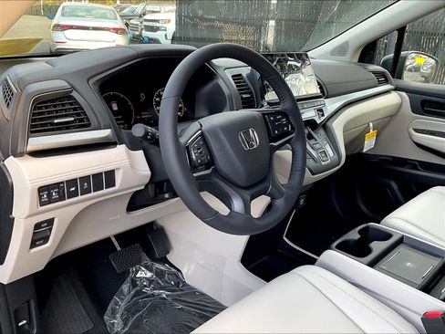 New 2026 Honda Odyssey EX-L image 9