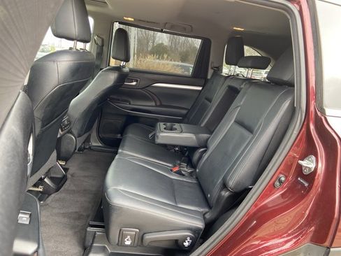 Used 2014 Toyota Highlander XLE image 15