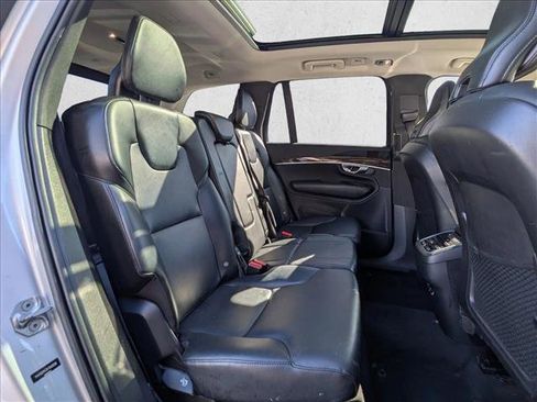 Used 2019 Volvo XC90 T5 Momentum image 30