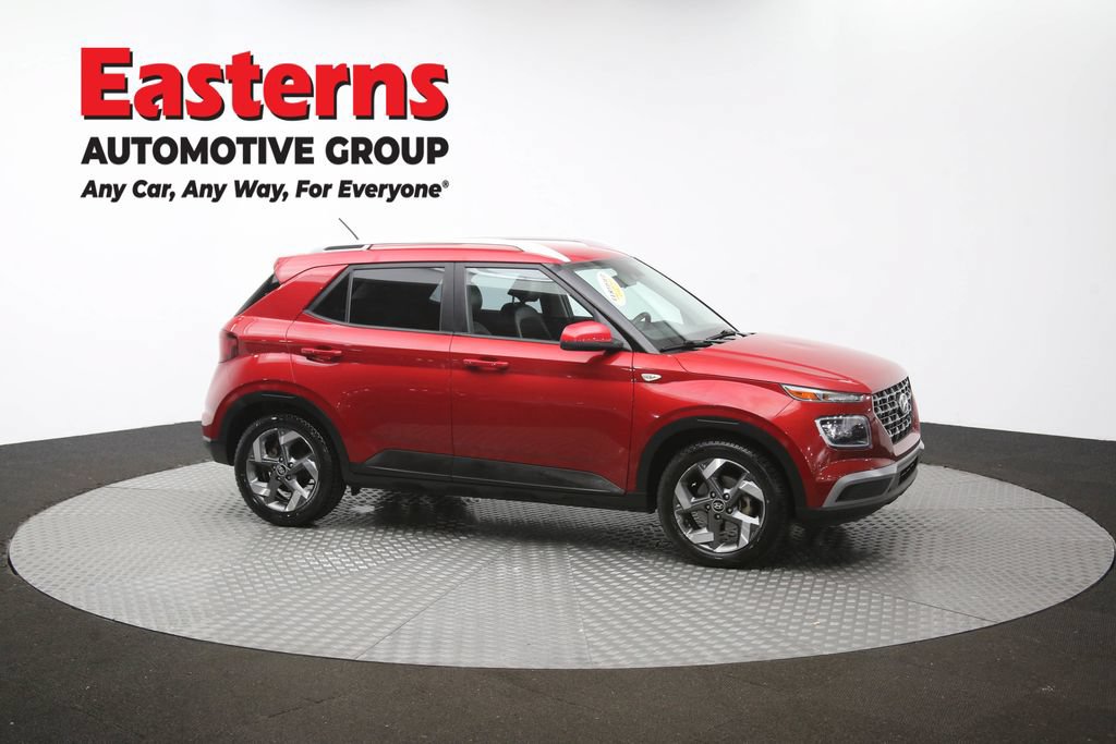 Used 2023 Hyundai Venue Limited FWD image 48