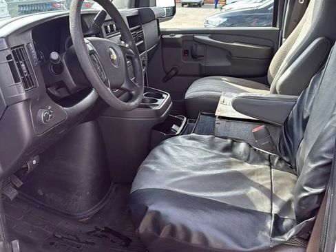 Used 2013 Chevrolet Express 2500 image 4