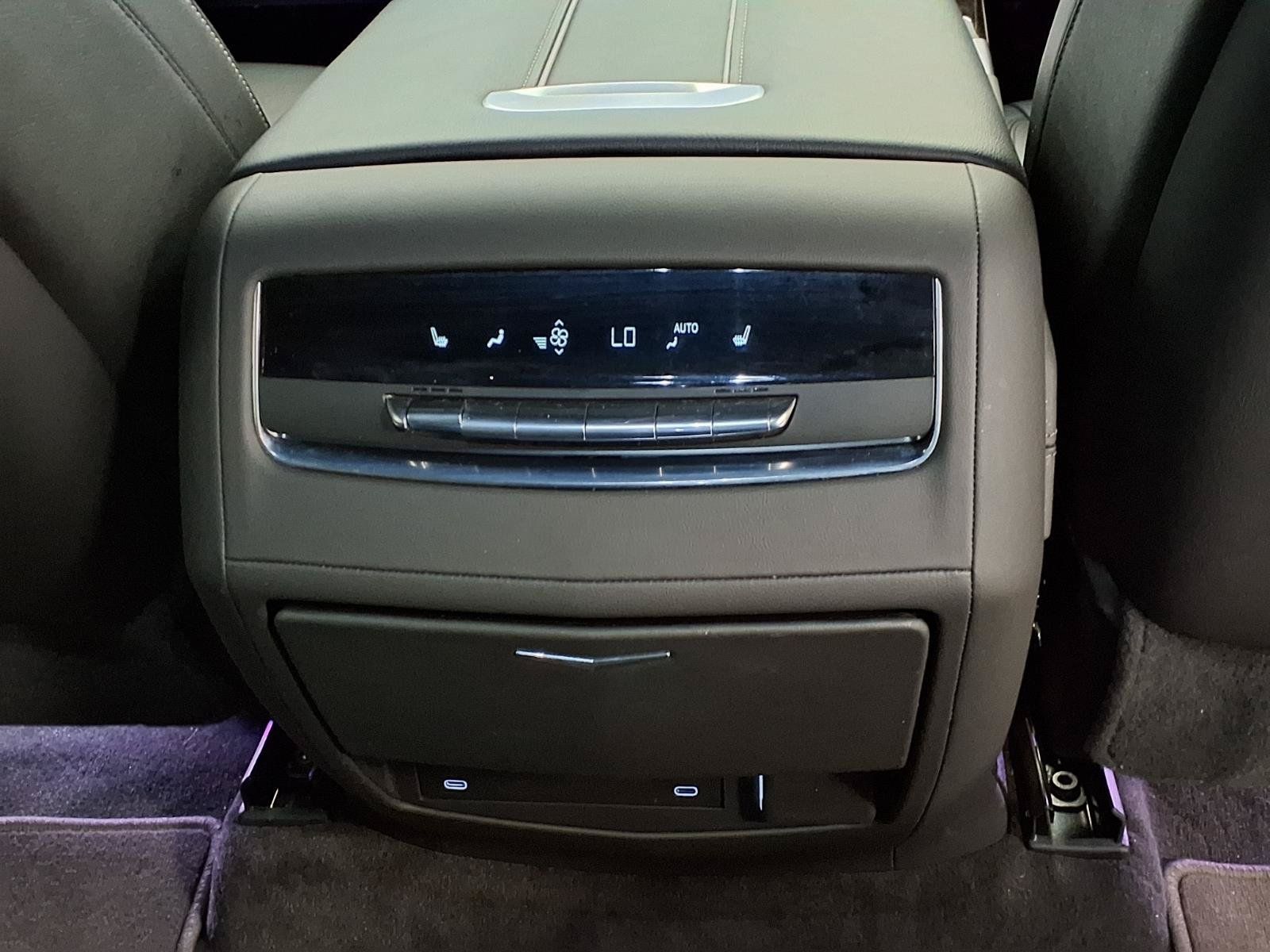 Used 2025 Cadillac Escalade Luxury RWD image 15
