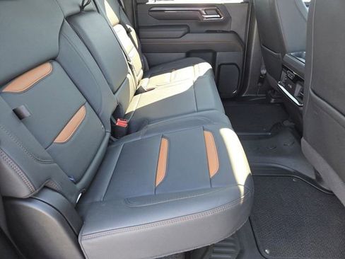 Used 2024 GMC Sierra 2500 AT4 w/ Technology Package AWD/4WD image 31