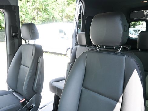 Used 2025 Mercedes-Benz Sprinter 2500 image 5