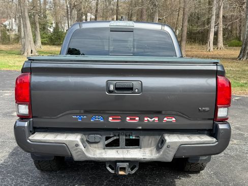 Used 2019 Toyota Tacoma TRD Off-Road image 3