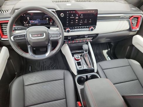 Used 2024 GMC Canyon AT4X AWD/4WD image 10