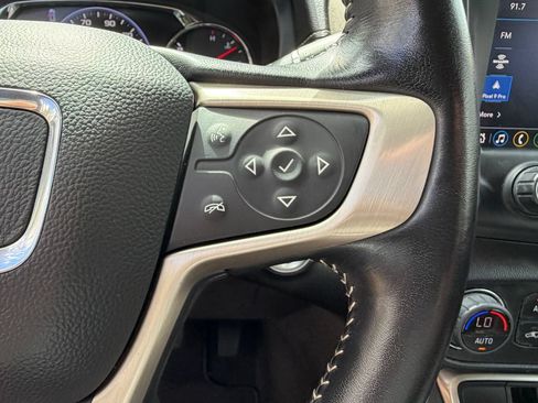 Used 2022 GMC Terrain Denali w/ Denali Premium Package AWD/4WD image 25
