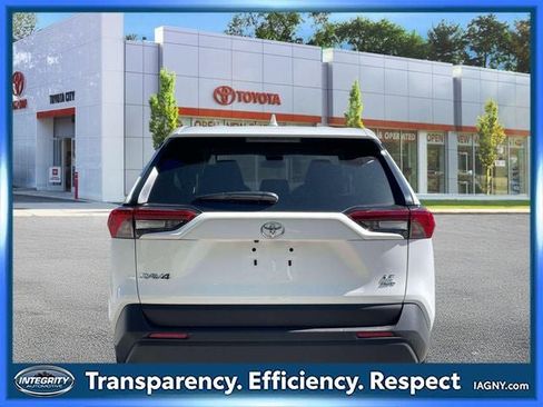 Used 2025 Toyota RAV4 LE AWD/4WD image 7