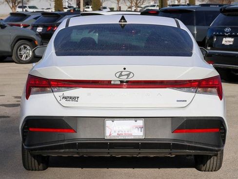 New 2026 Hyundai Elantra Blue image 4