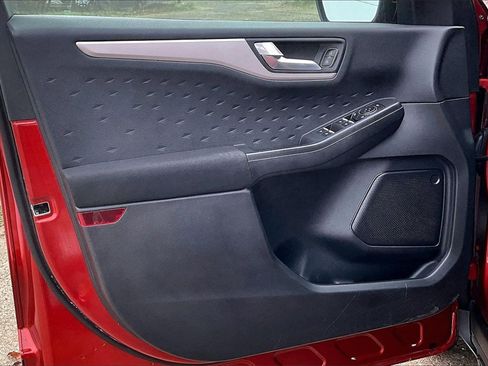 Used 2020 Ford Escape SE image 23