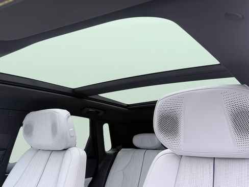 Used 2024 Cadillac Lyriq Luxury image 27