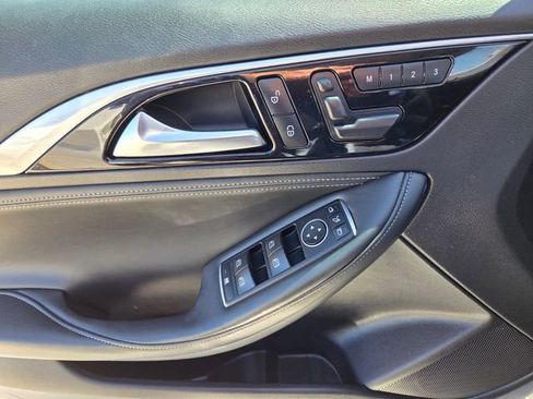 Used 2018 INFINITI QX30 Premium w/ Navigation Package AWD/4WD image 23
