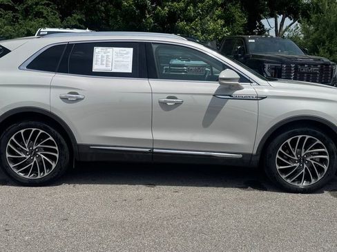 Used 2020 Lincoln Nautilus Reserve w/ Equipment Group 201A FWD image 2