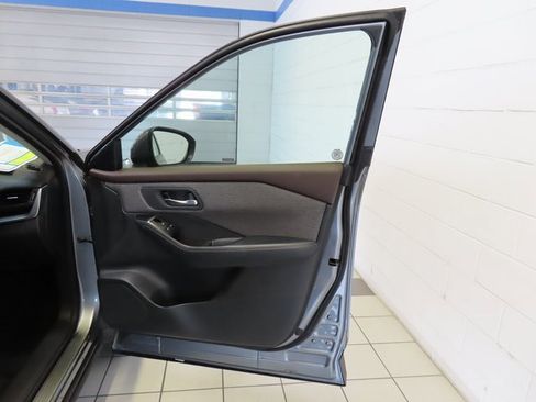 Used 2023 Nissan Rogue SV image 26