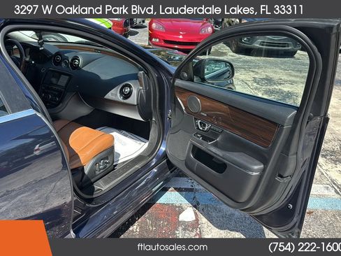 Used 2016 Jaguar XJ AWD/4WD image 40