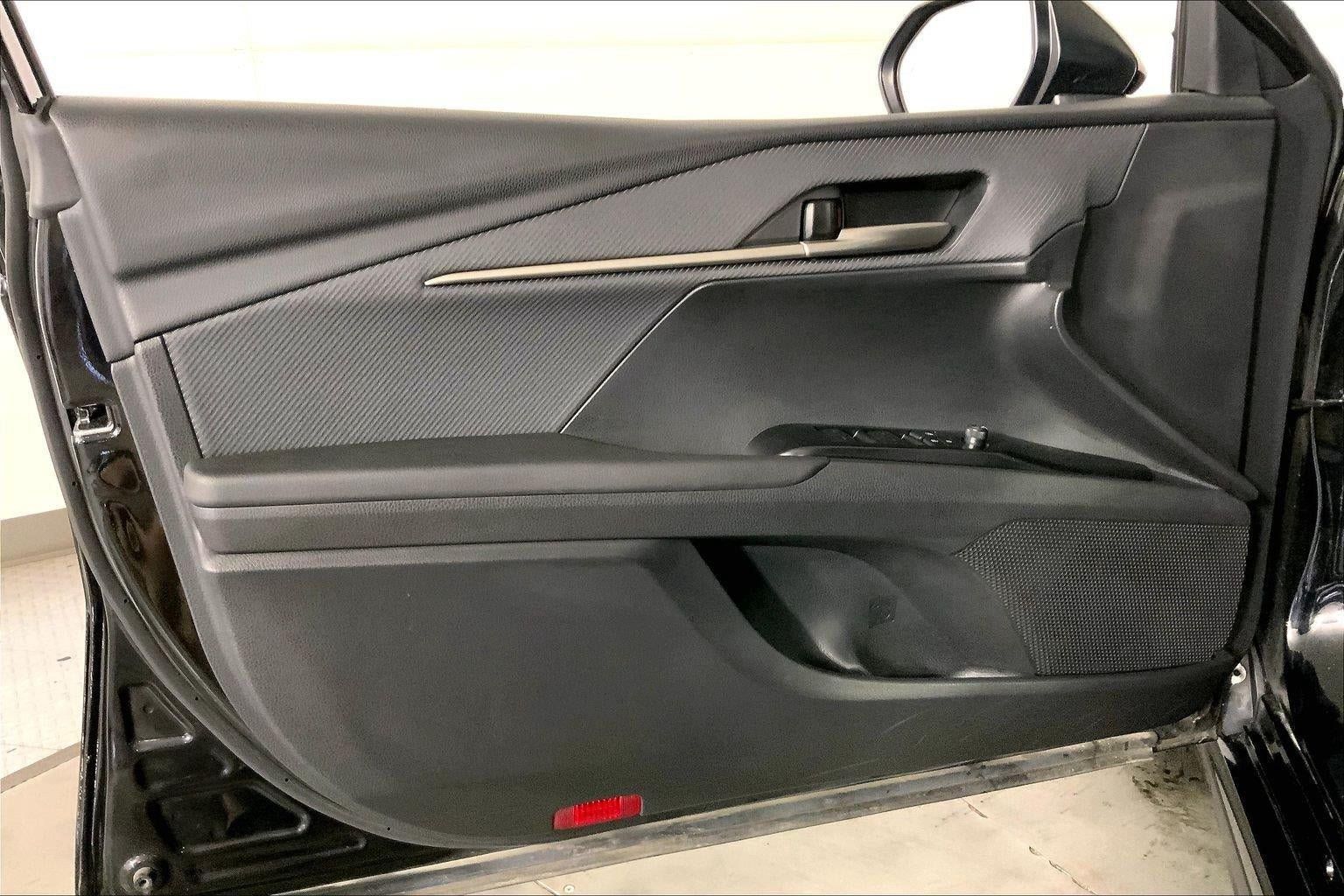 Used 2025 Toyota Camry SE FWD image 24