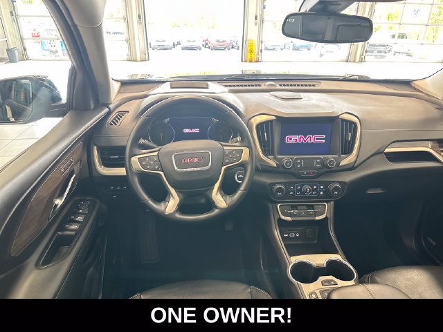 Used 2024 GMC Terrain Denali w/ Denali Premium Package AWD/4WD image 2