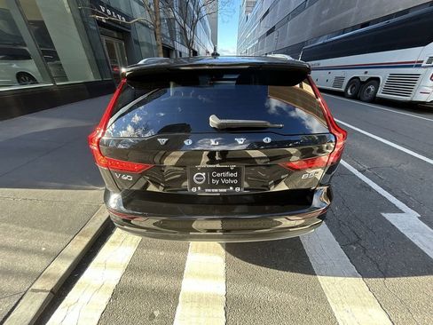 Used 2023 Volvo V60 B5 Cross Country Plus image 7