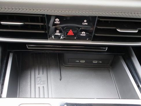 Used 2025 Volkswagen Atlas Peak Edition SE AWD/4WD image 27