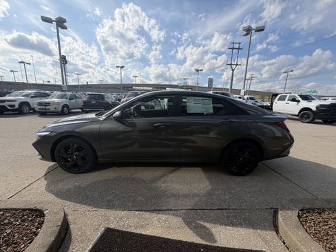 New 2026 Hyundai Elantra Sport FWD image 10