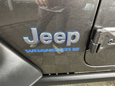Used 2023 Jeep Wrangler Unlimited w/ Cold Weather Group AWD/4WD image 10