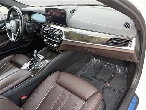 Used 2021 BMW 540i w/ Premium Package image 23