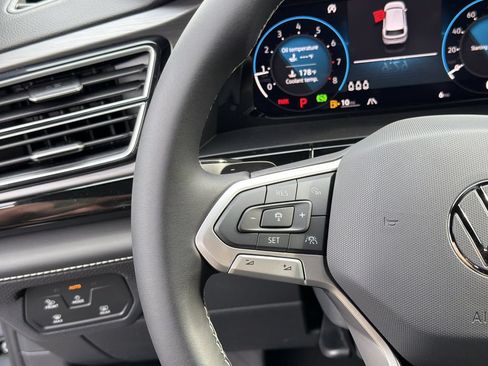 New 2026 Volkswagen Atlas Cross Sport SE FWD image 25