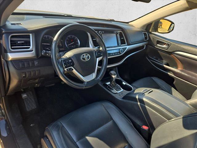 Used 2016 Toyota Highlander XLE FWD image 8
