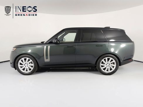 Used 2024 Land Rover Range Rover SE AWD/4WD image 2