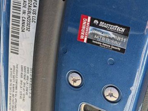 Used 2020 Dodge Challenger SXT image 18