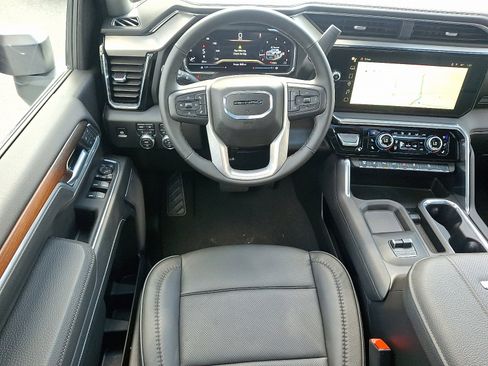 Used 2025 GMC Sierra 3500 Denali image 11