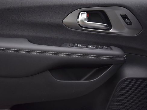 New 2026 Chrysler Pacifica Limited w/ S Appearance Package image 31