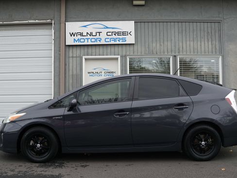 Used 2015 Toyota Prius Two image 19