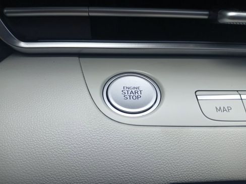 Used 2023 Hyundai Elantra Limited image 16