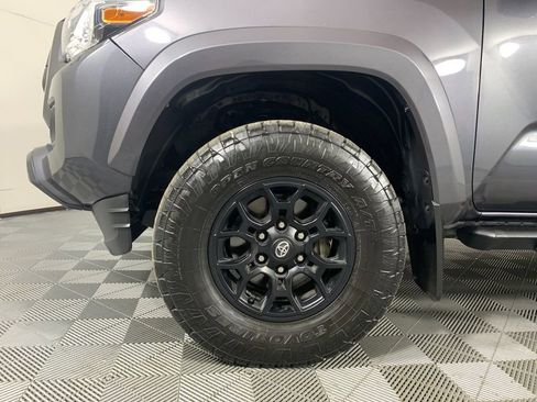Used 2022 Toyota Tacoma SR5 RWD image 12
