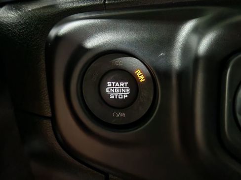 Used 2020 Jeep Wrangler Unlimited Sahara image 40