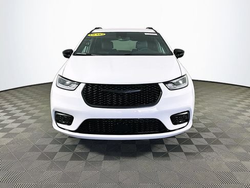 New 2026 Chrysler Pacifica Select w/ S Appearance Package AWD/4WD image 3