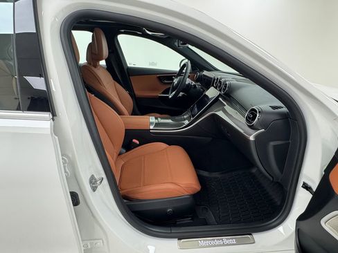 Used 2024 Mercedes-Benz C 300 4MATIC Sedan image 14