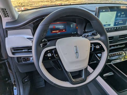 New 2026 Lincoln Corsair Premiere image 15