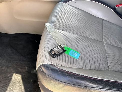 Used 2017 Kia Sedona LX w/ LX Essentials Premium Package FWD image 18