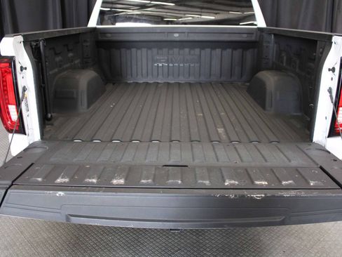 Used 2025 GMC Sierra 1500 SLT AWD/4WD image 13